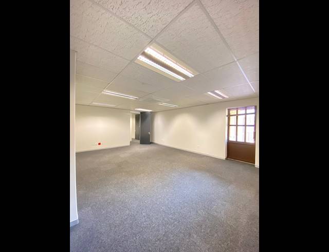 469M² OFFICE TO LET IN BRYANSTON